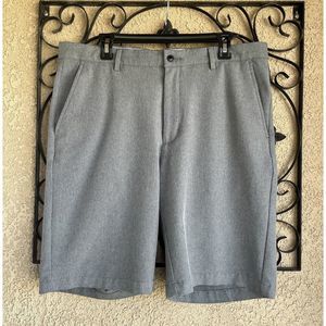 Greg Norman golf shorts - size 36 - gray